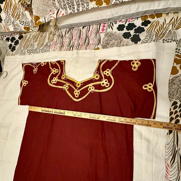 Lovely Decorative Short-Sleeve Brown Caftan with Gold Embroidery - XL or XXL - Picture 3 of 6